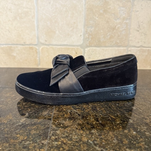 Michael Kors Willa Slip On Shoes Size 6M Black Velvet Bow Detail - Picture 7 of 13